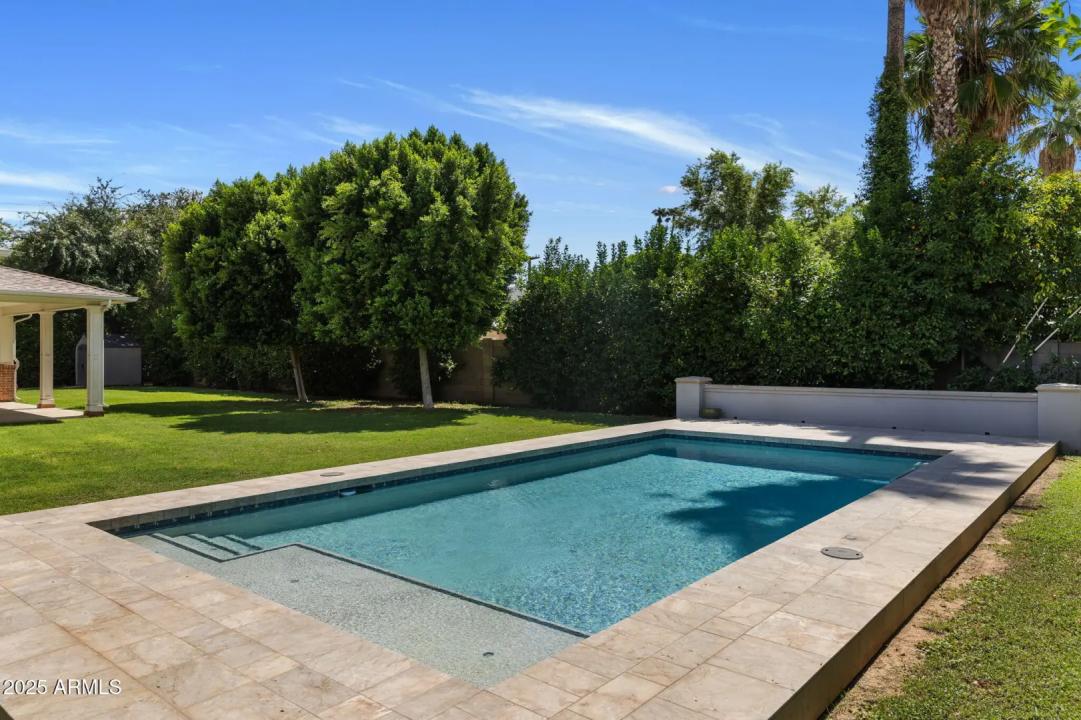 Real Estate Picture 33