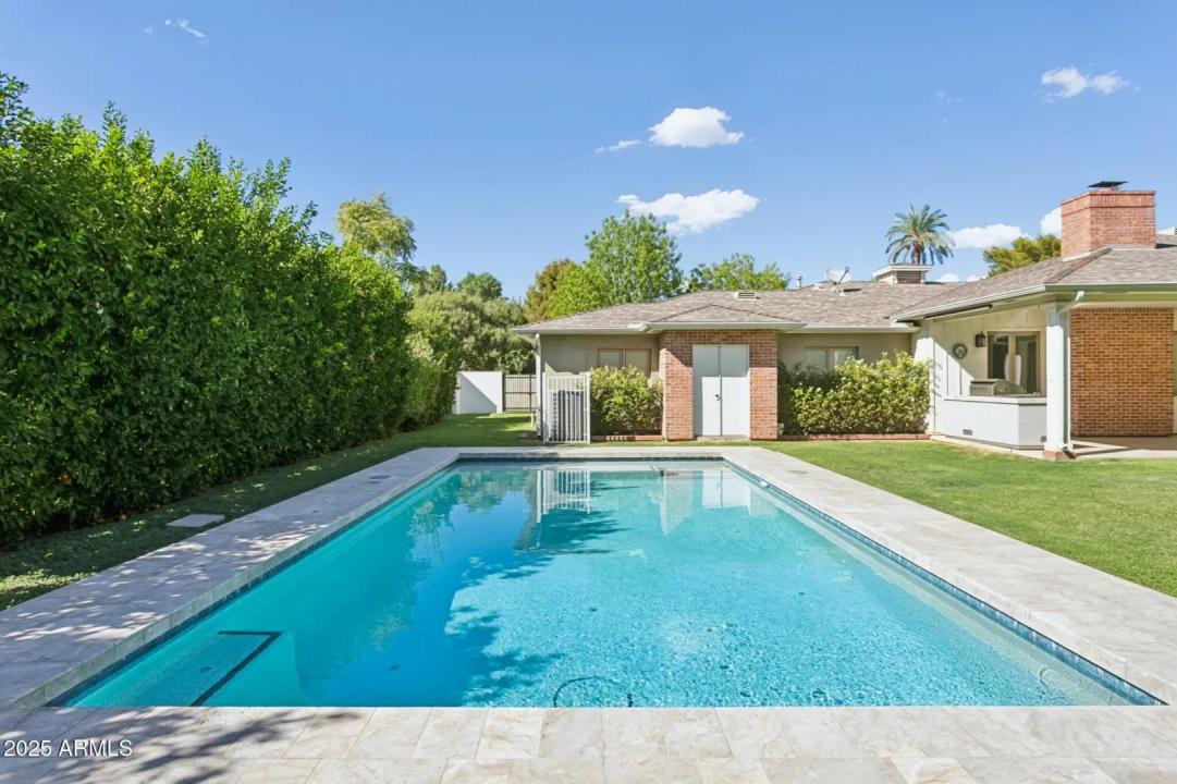 Real Estate Picture 50