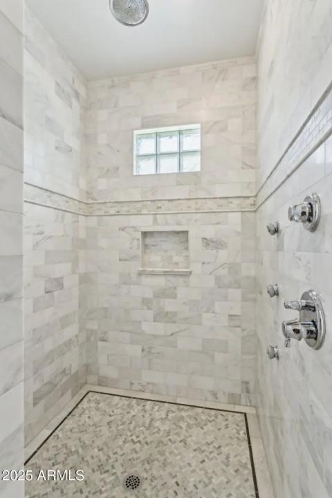 Real Estate Picture 30