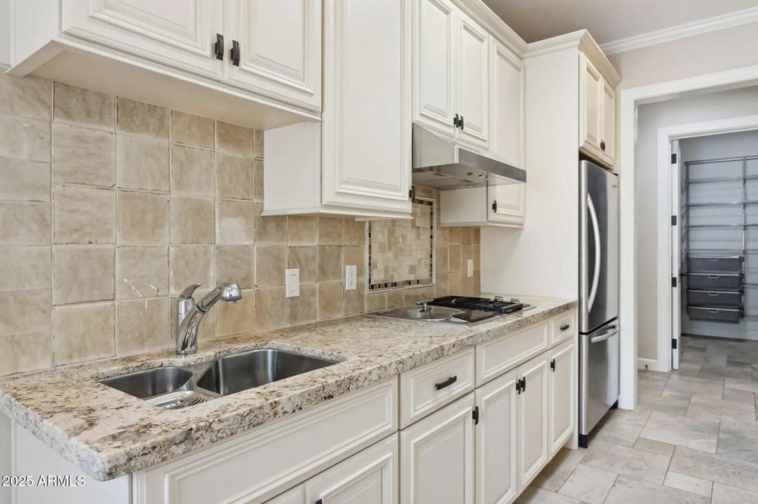 Real Estate Picture 19