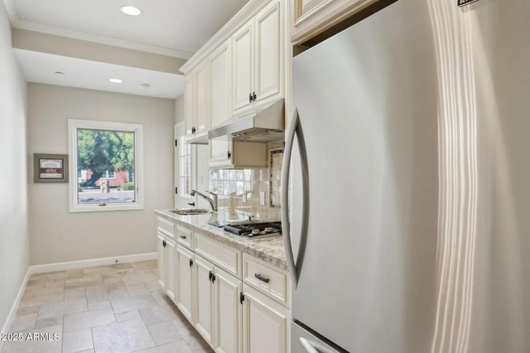 Real Estate Picture 20