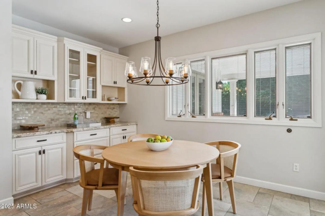 Real Estate Picture 12