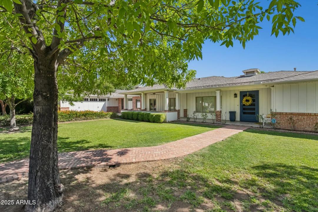 Real Estate Picture 2