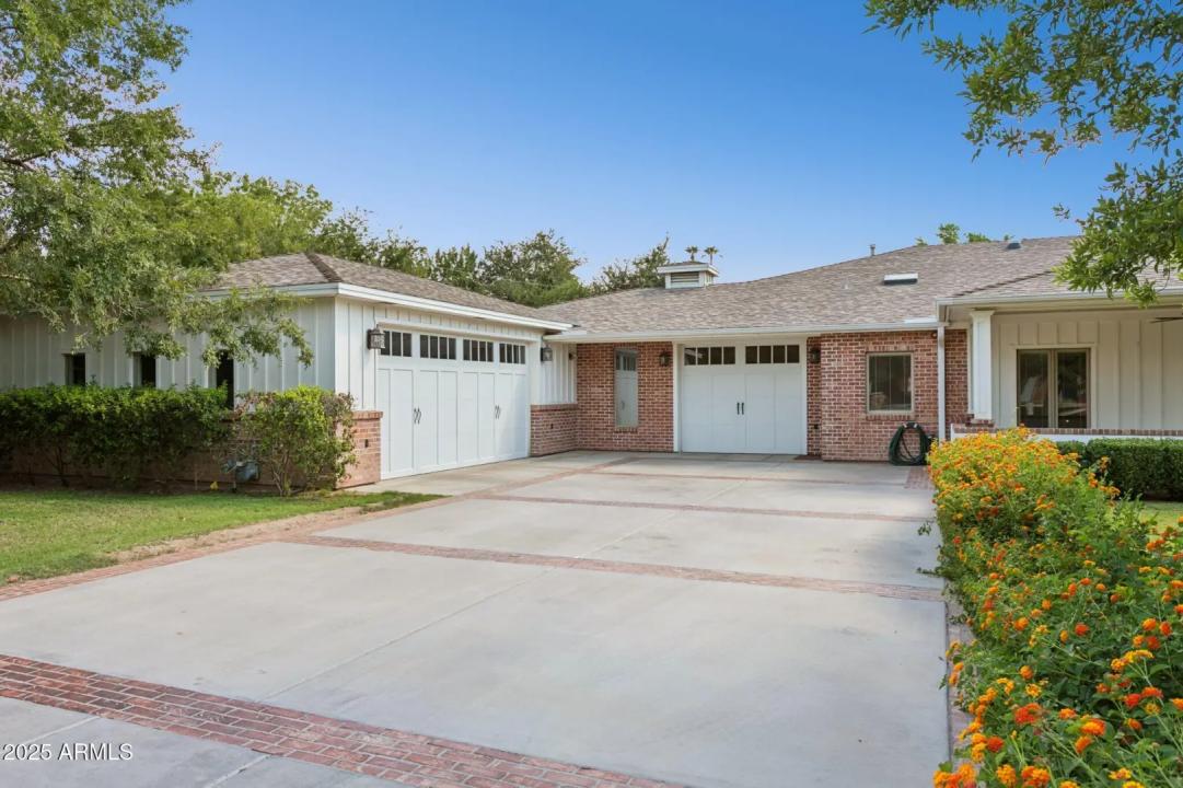 Real Estate Picture 4