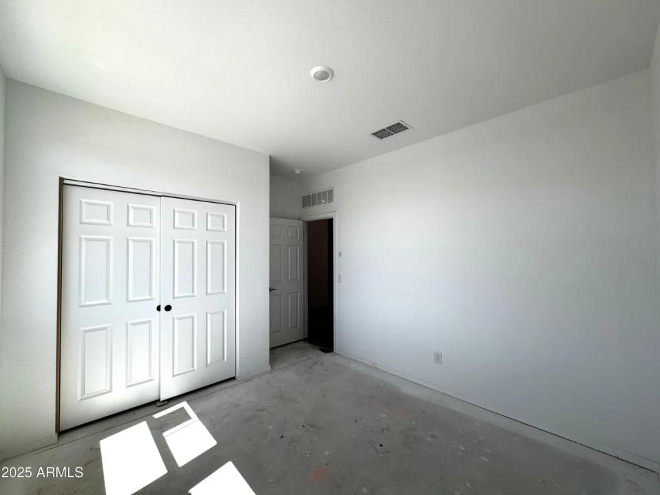 Real Estate Picture 6