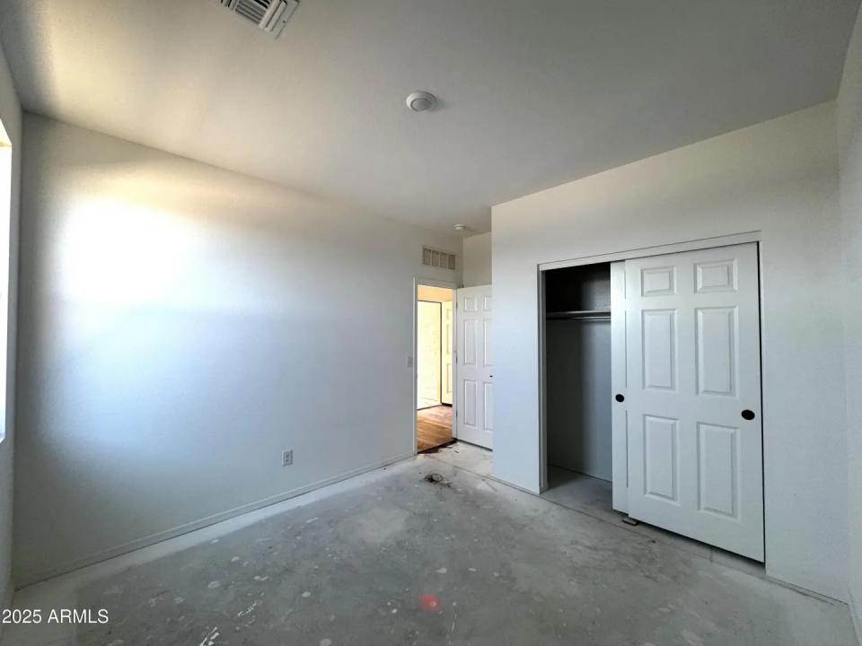 Real Estate Picture 9