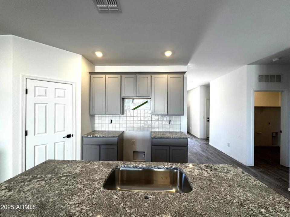Real Estate Picture 13