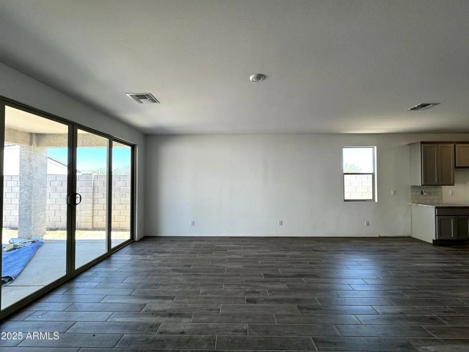 Real Estate Picture 15