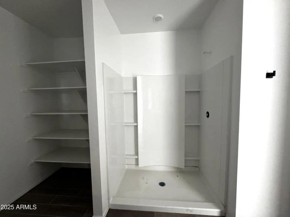 Real Estate Picture 17