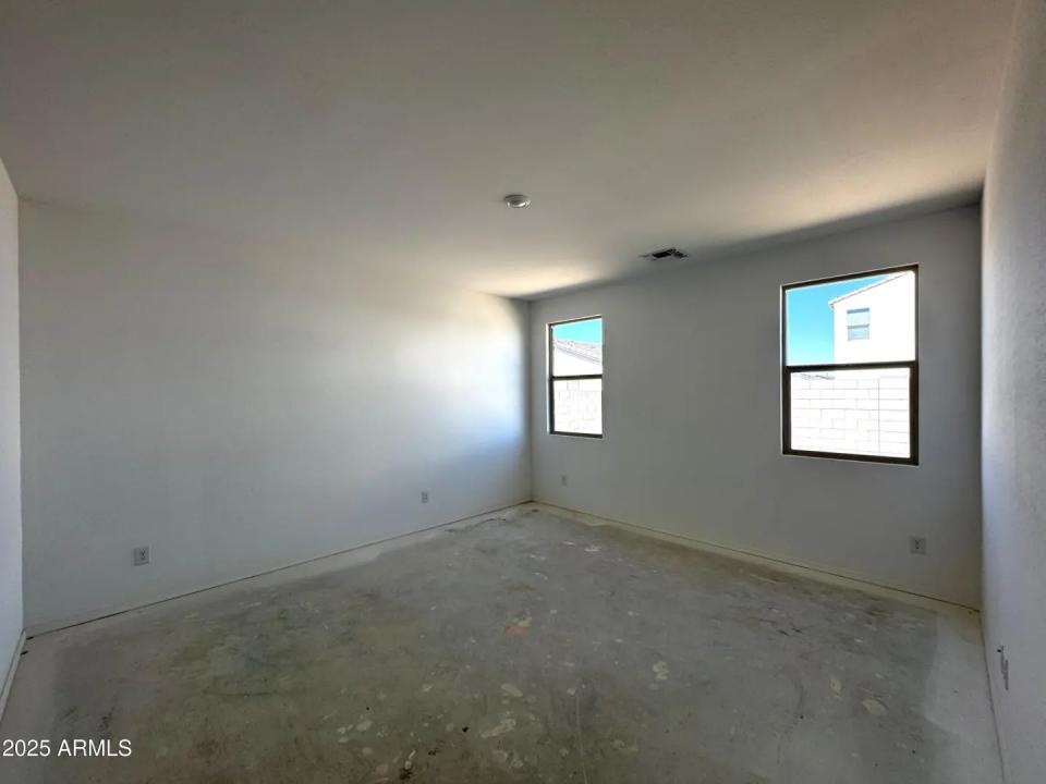 Real Estate Picture 19