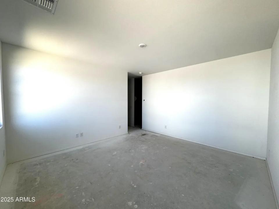 Real Estate Picture 20