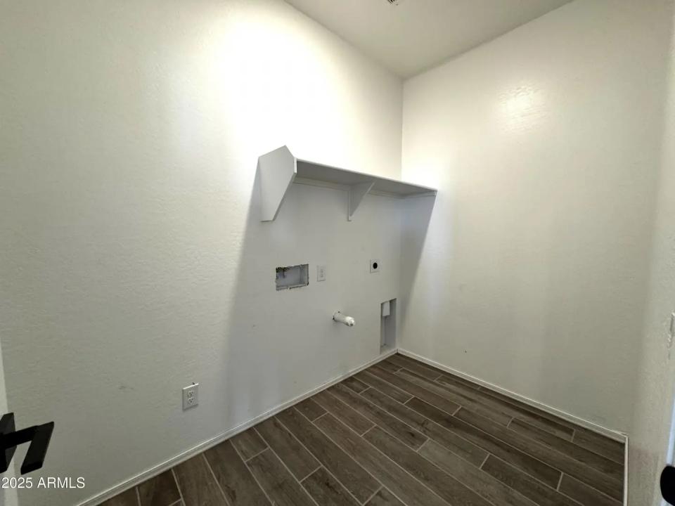 Real Estate Picture 23