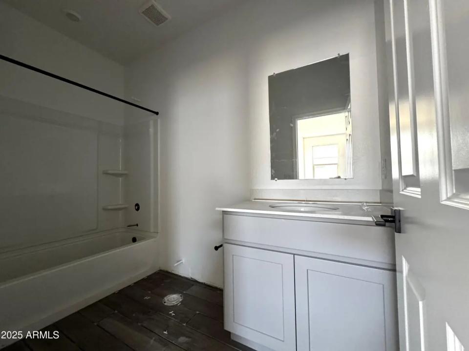 Real Estate Picture 26