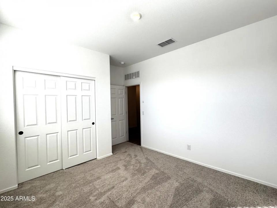 Real Estate Picture 4