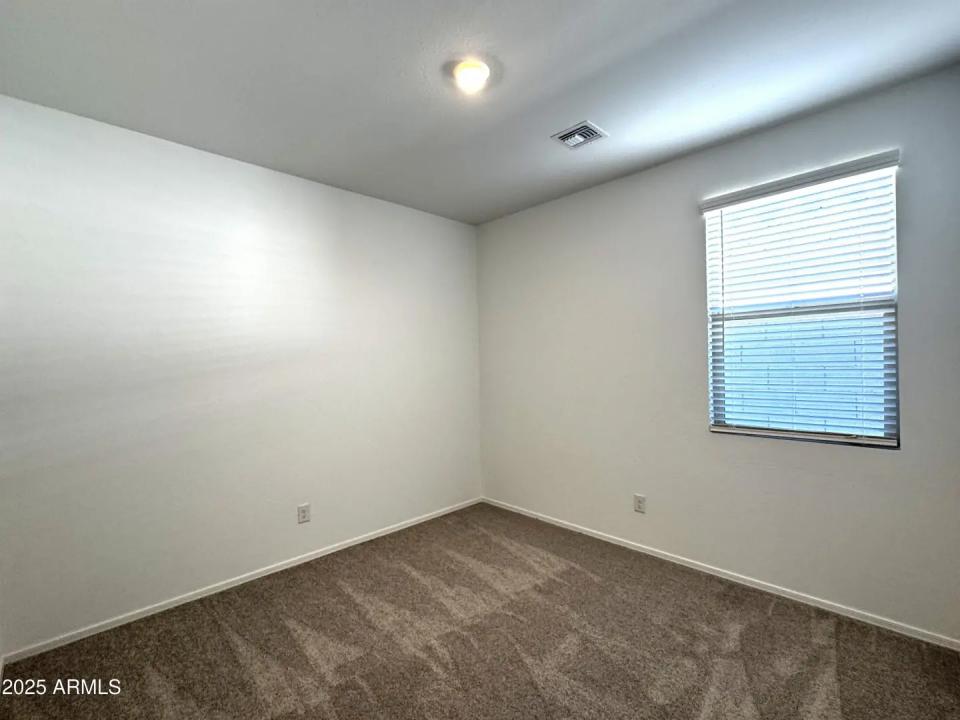 Real Estate Picture 5