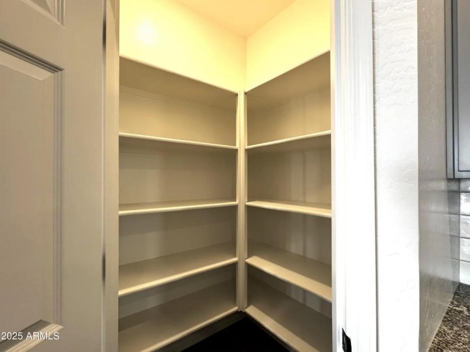 Real Estate Picture 12