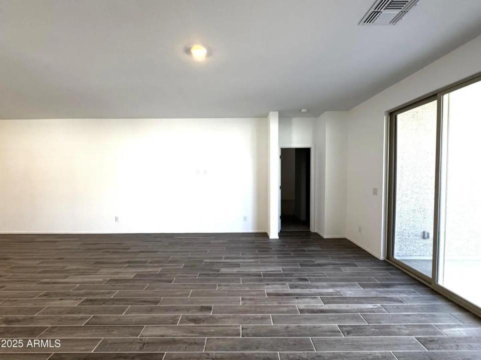 Real Estate Picture 15