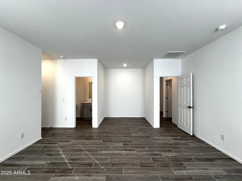 Real Estate Picture 28