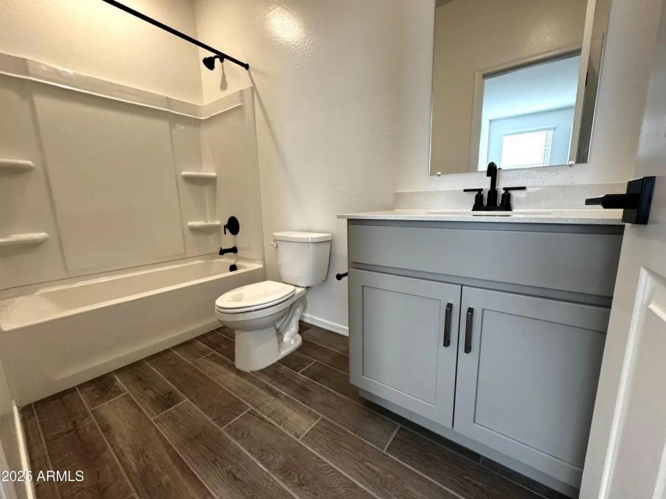 Real Estate Picture 29