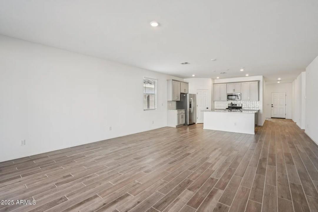 Real Estate Picture 6