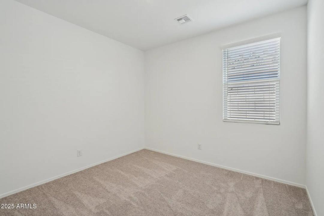 Real Estate Picture 18