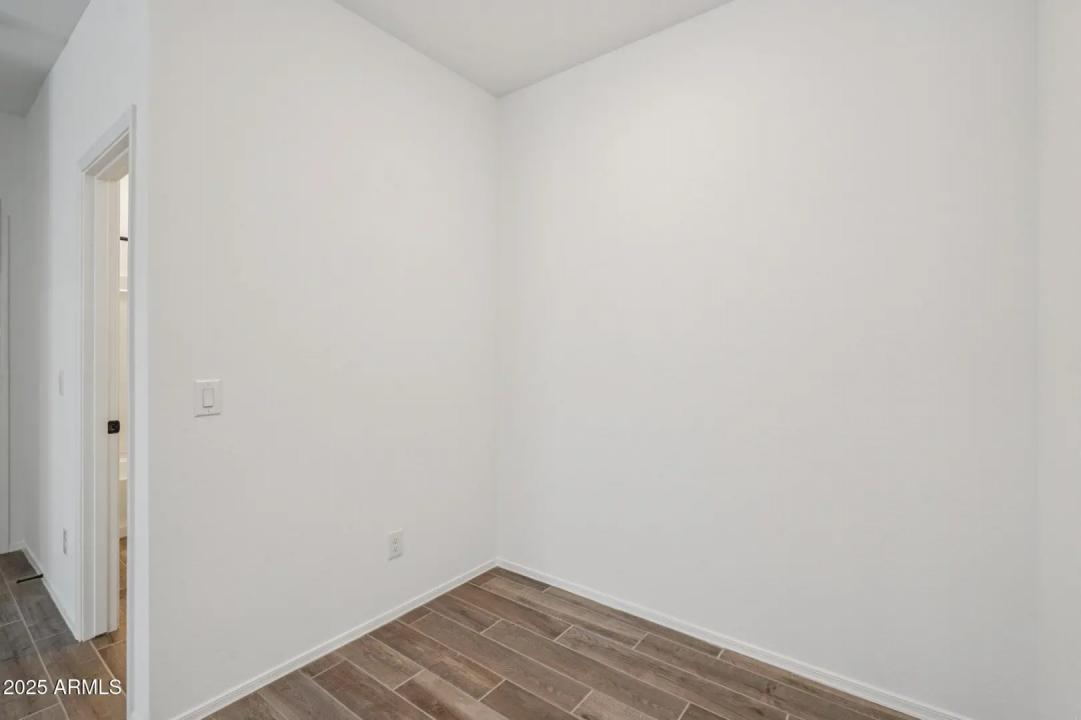 Real Estate Picture 22