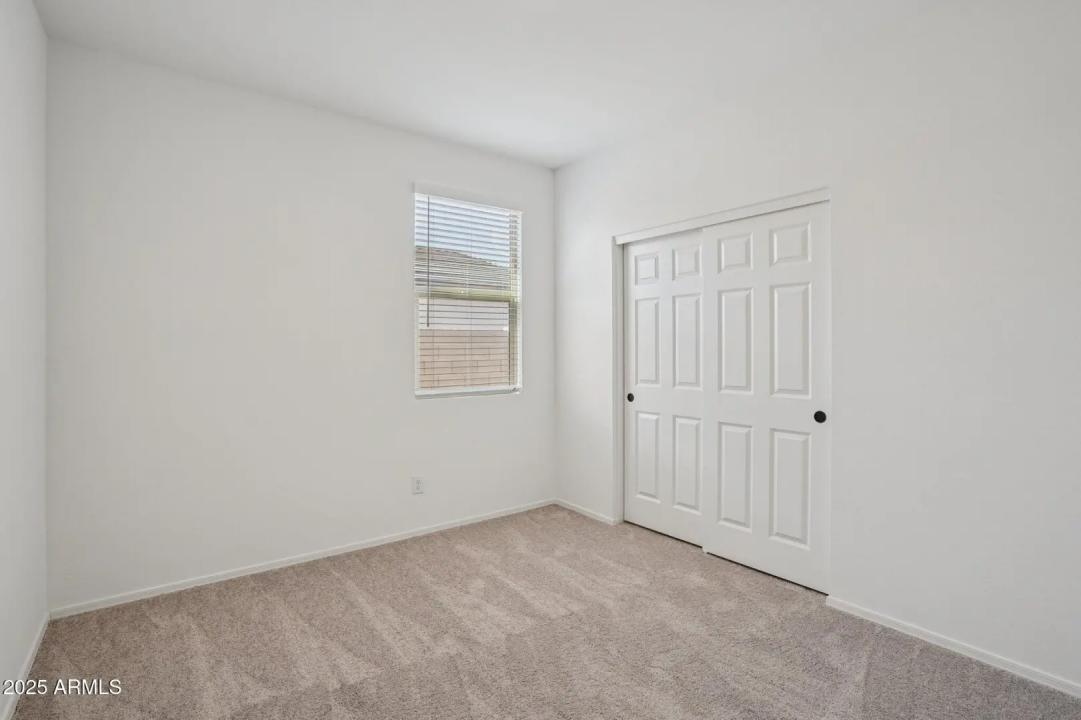 Real Estate Picture 24