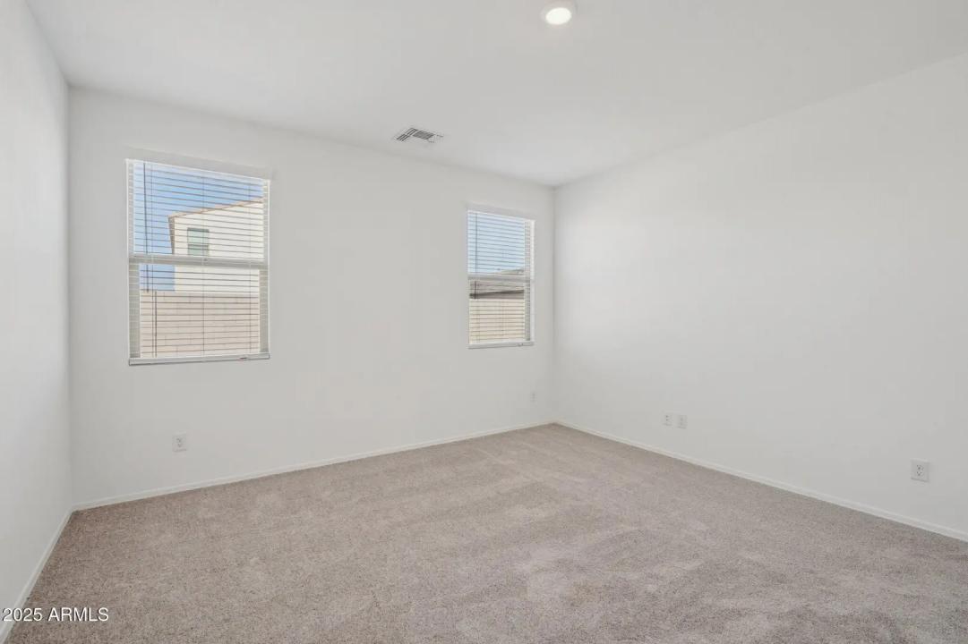 Real Estate Picture 30