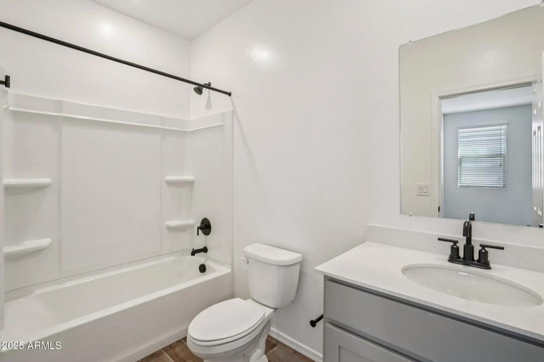 Real Estate Picture 32