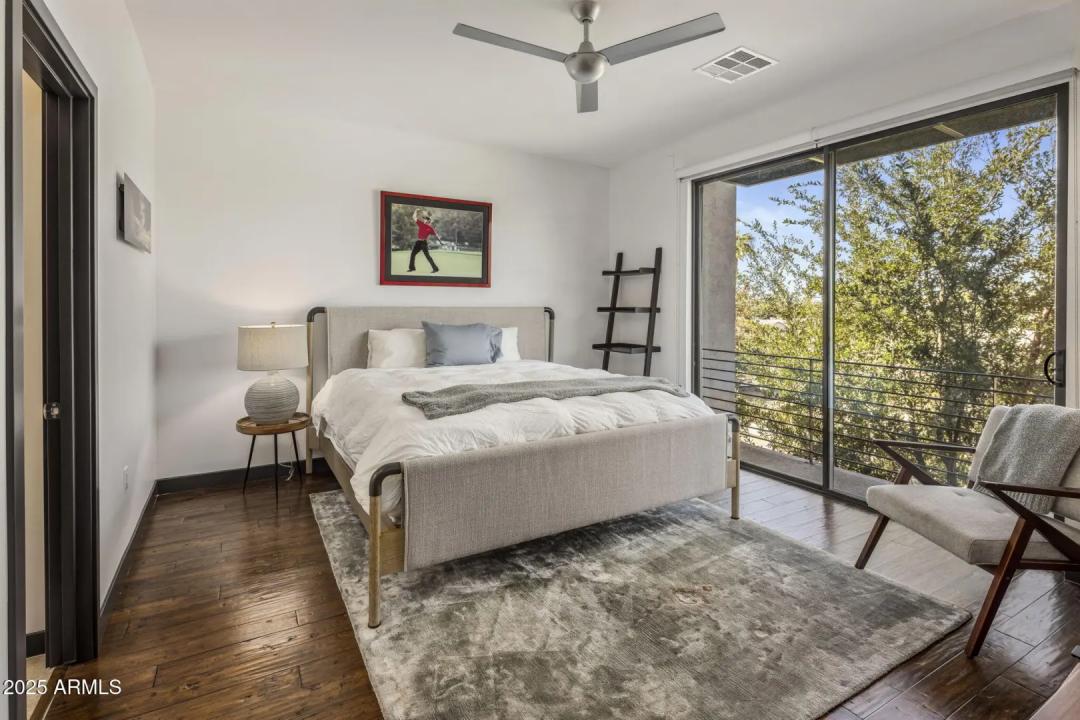 Real Estate Picture 9