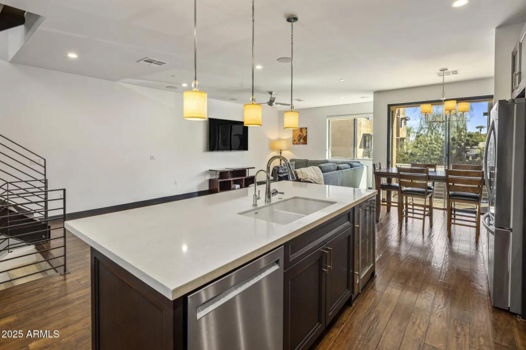 Real Estate Picture 6