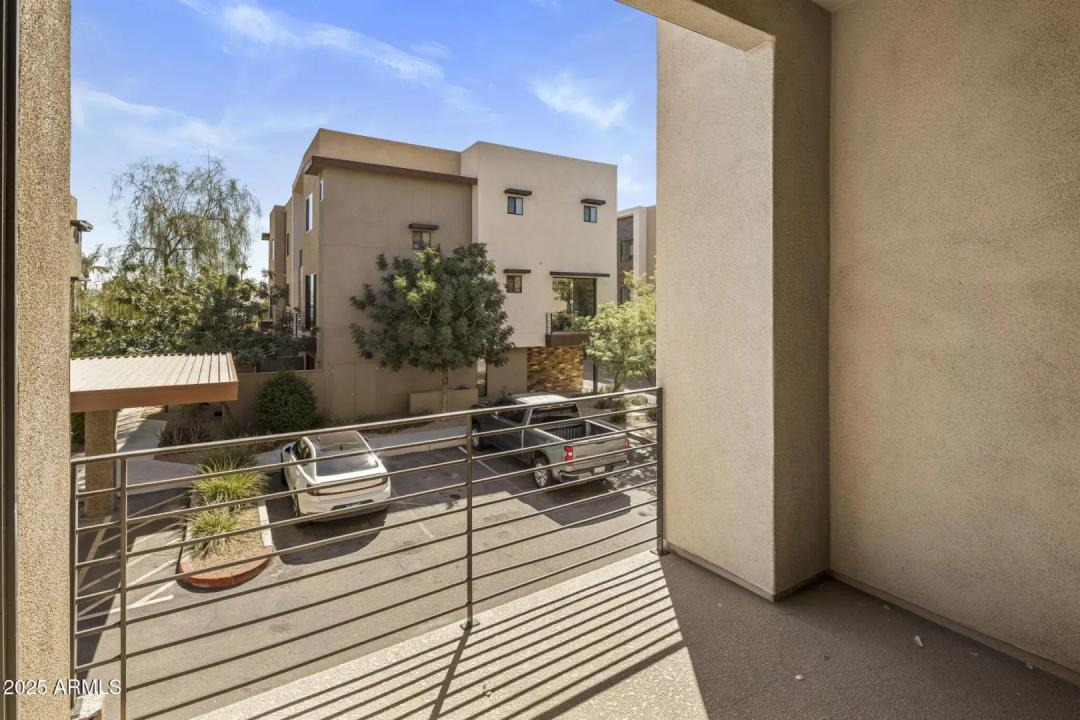 Real Estate Picture 10