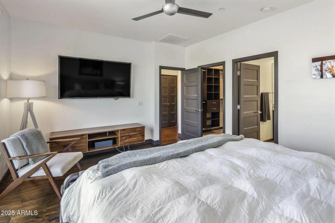 Real Estate Picture 12