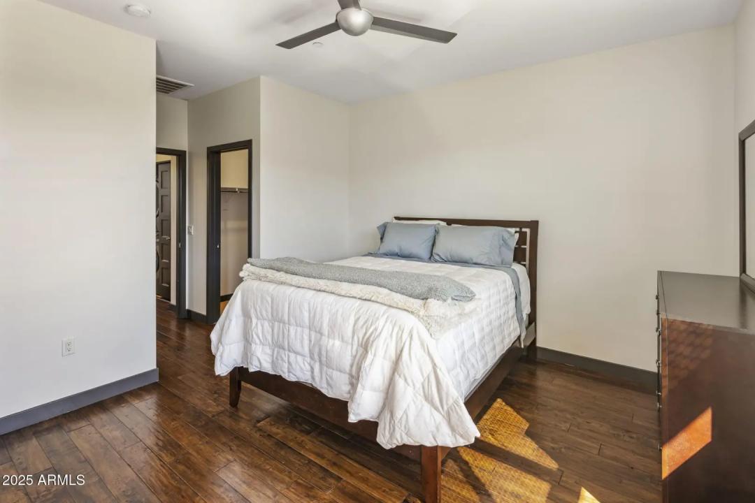 Real Estate Picture 16