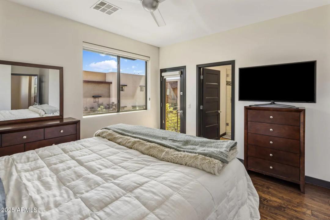 Real Estate Picture 17