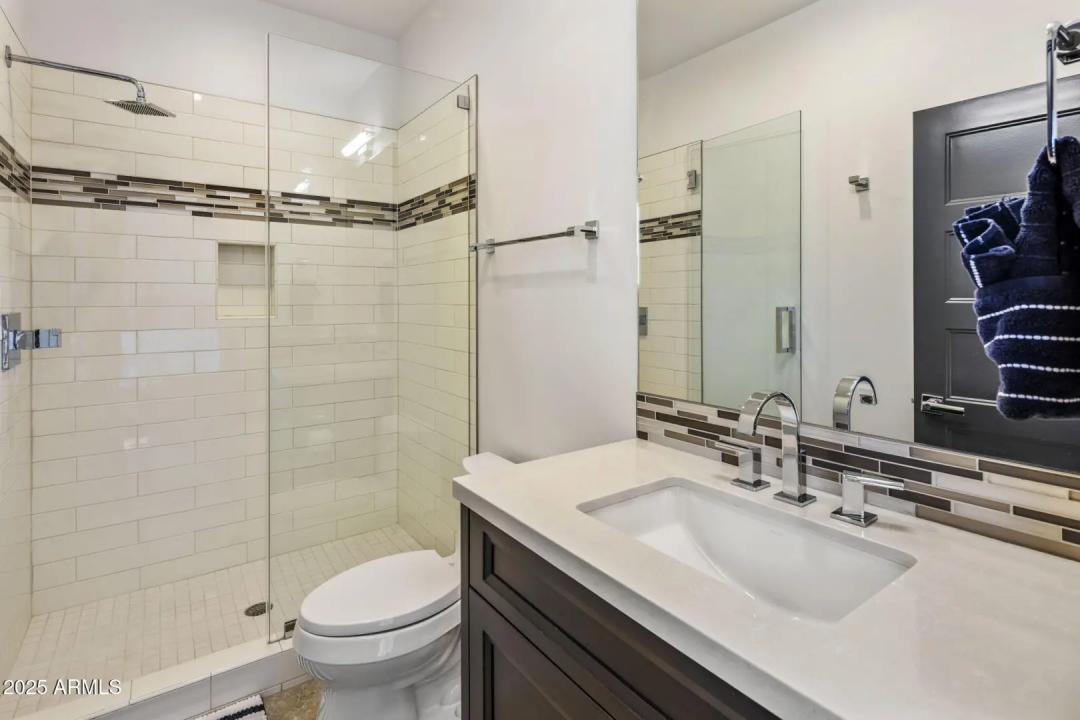 Real Estate Picture 18