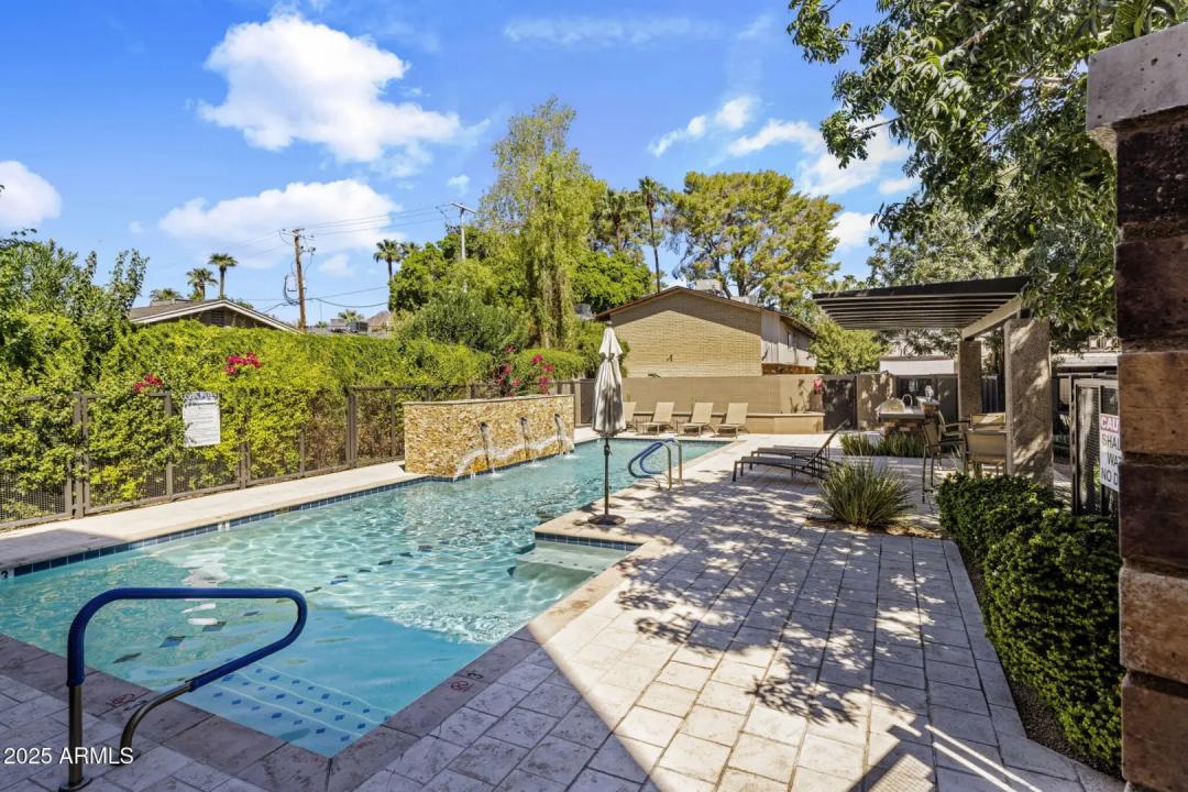 Real Estate Picture 22