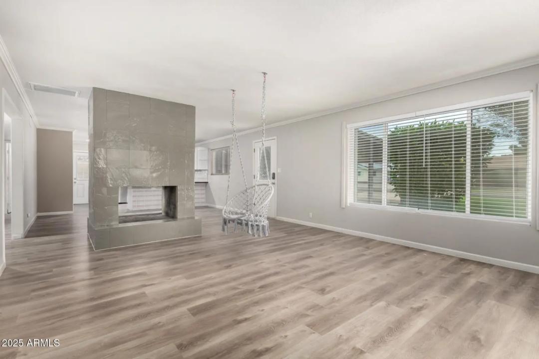 Real Estate Picture 7