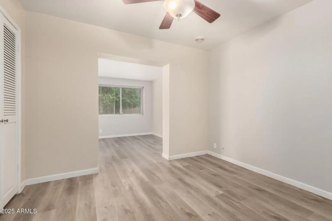 Real Estate Picture 11