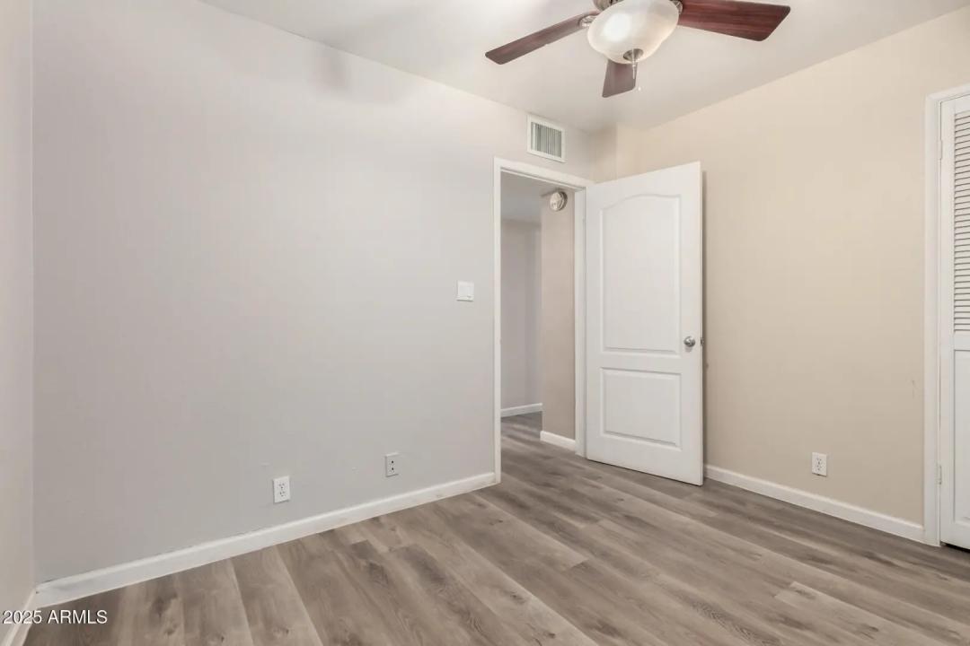 Real Estate Picture 12