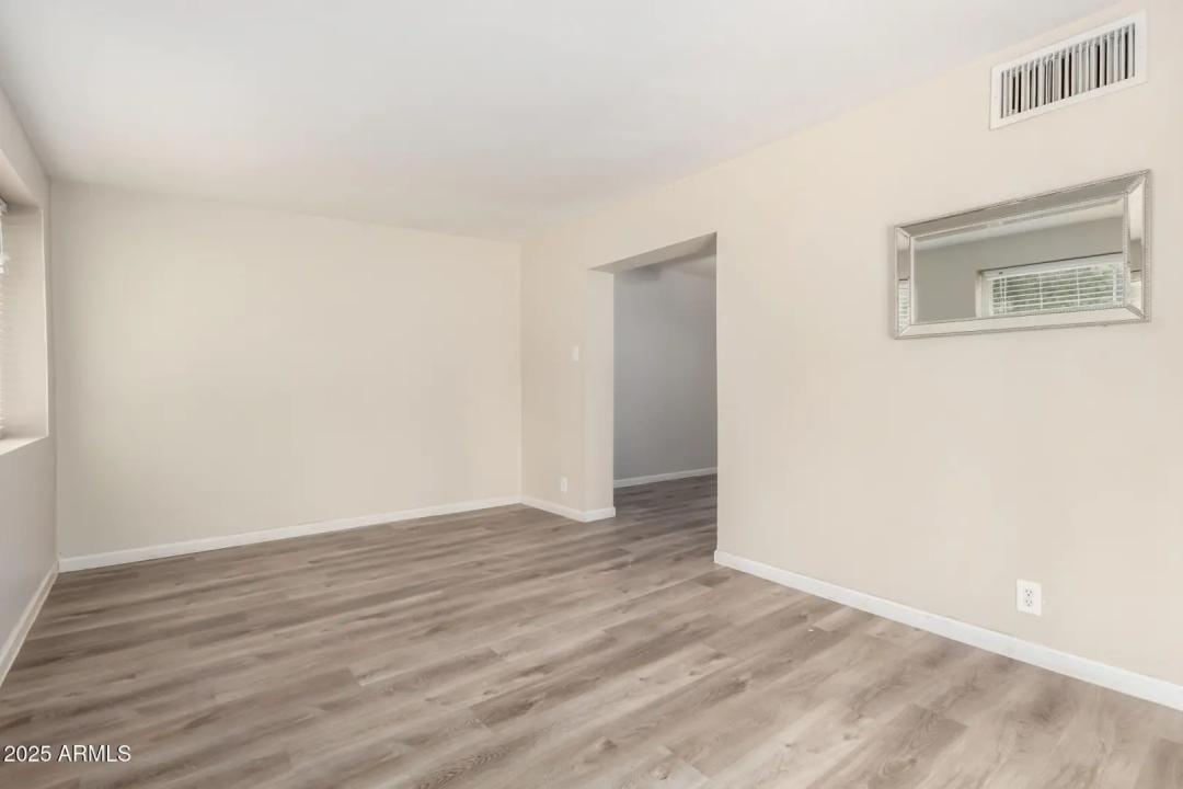 Real Estate Picture 15