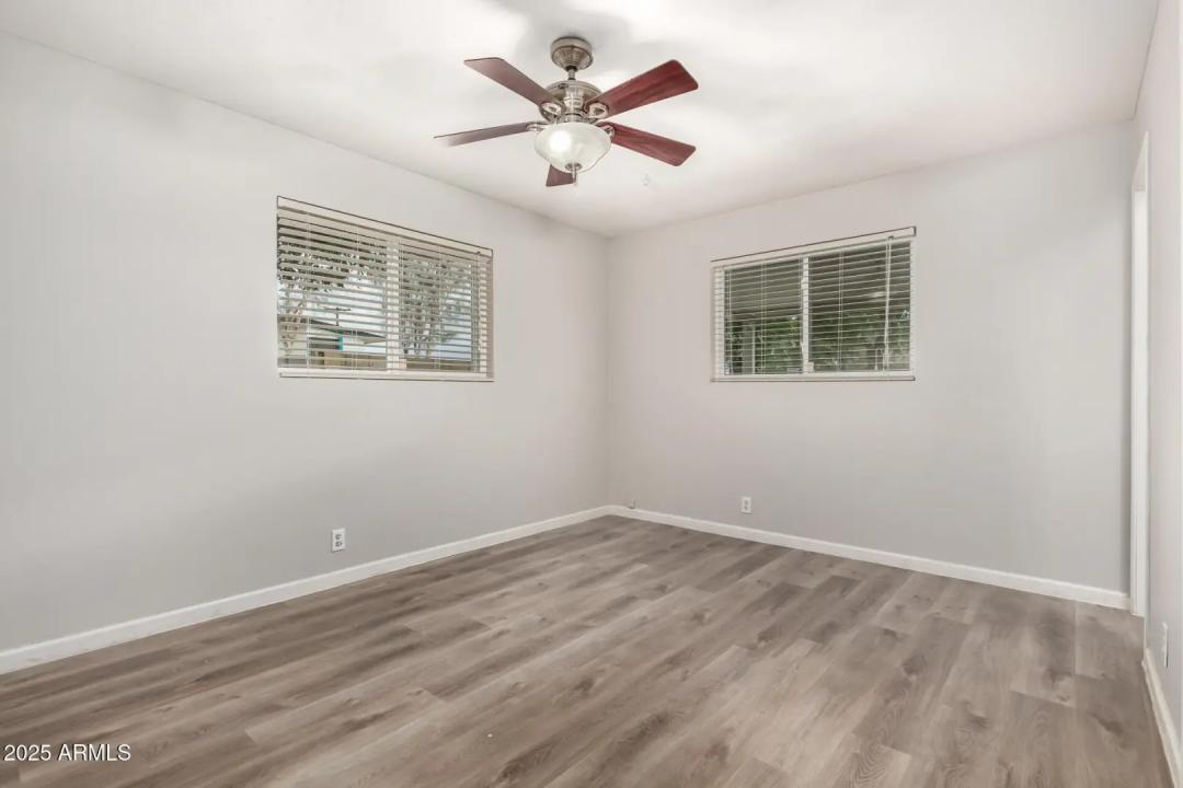 Real Estate Picture 16