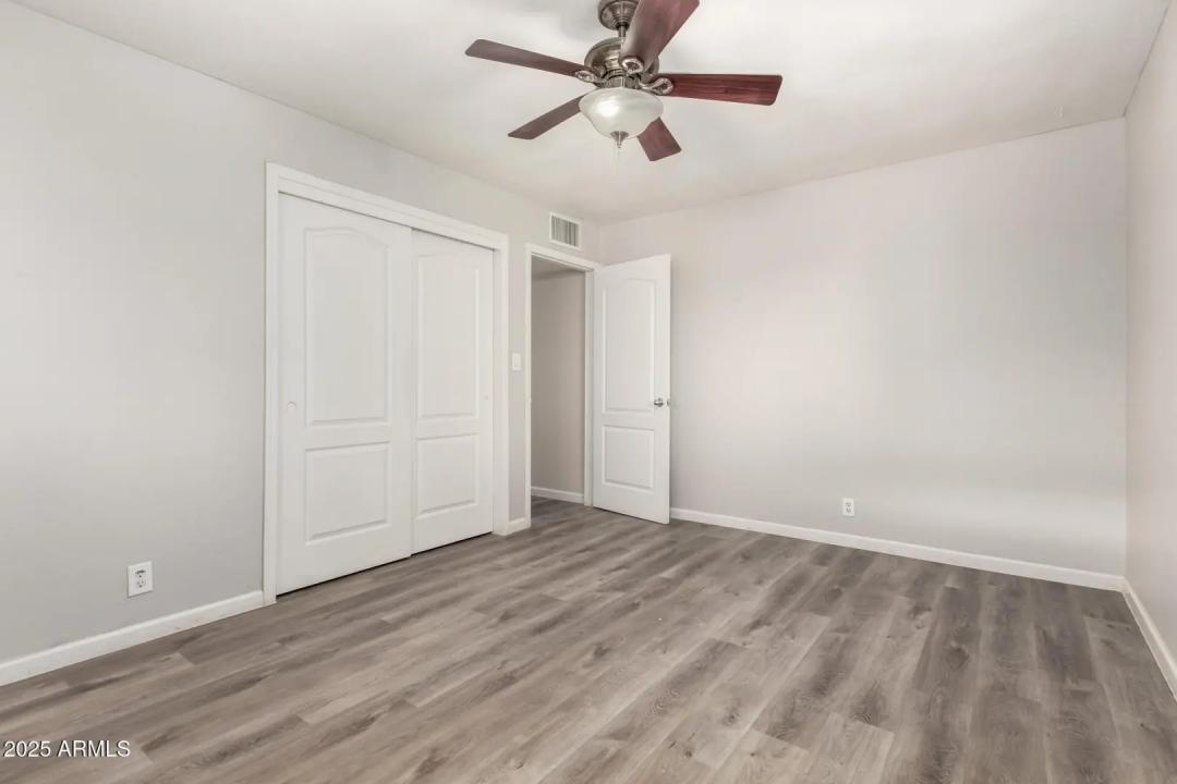 Real Estate Picture 18