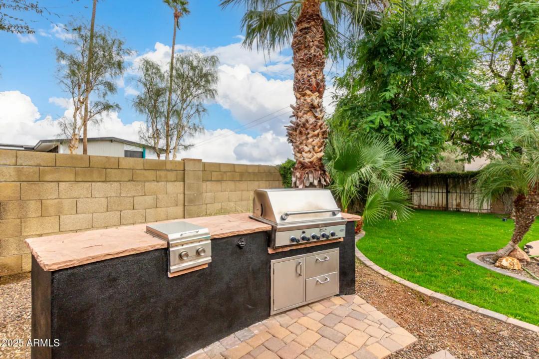 Real Estate Picture 23