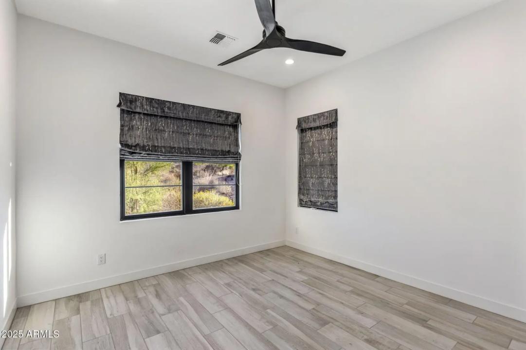 Real Estate Picture 28