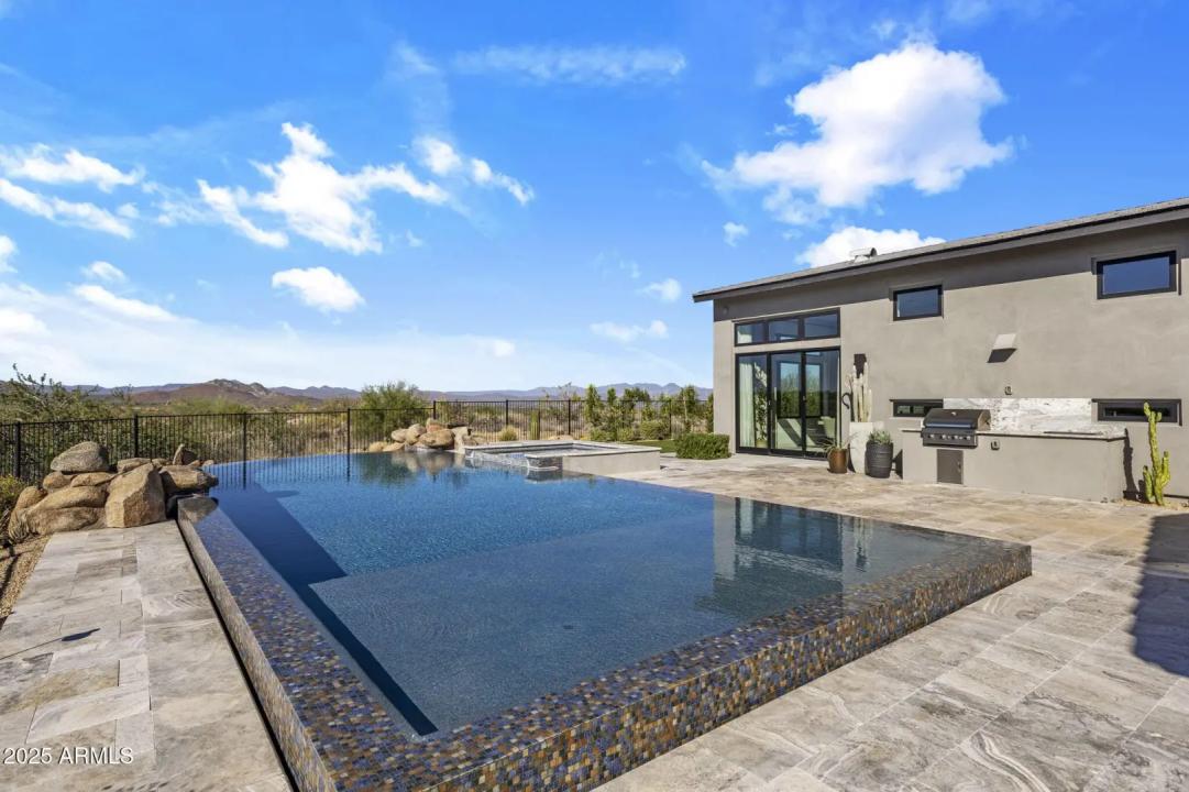 Real Estate Picture 40