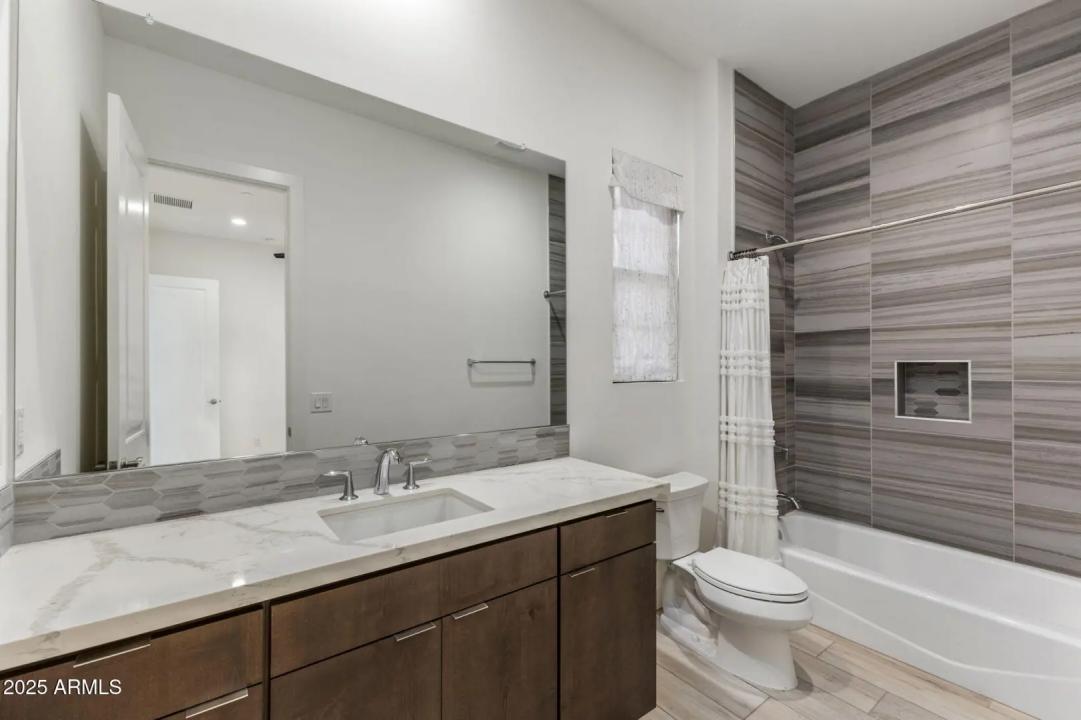 Real Estate Picture 27