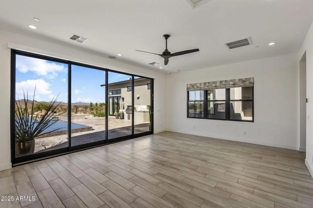 Real Estate Picture 26
