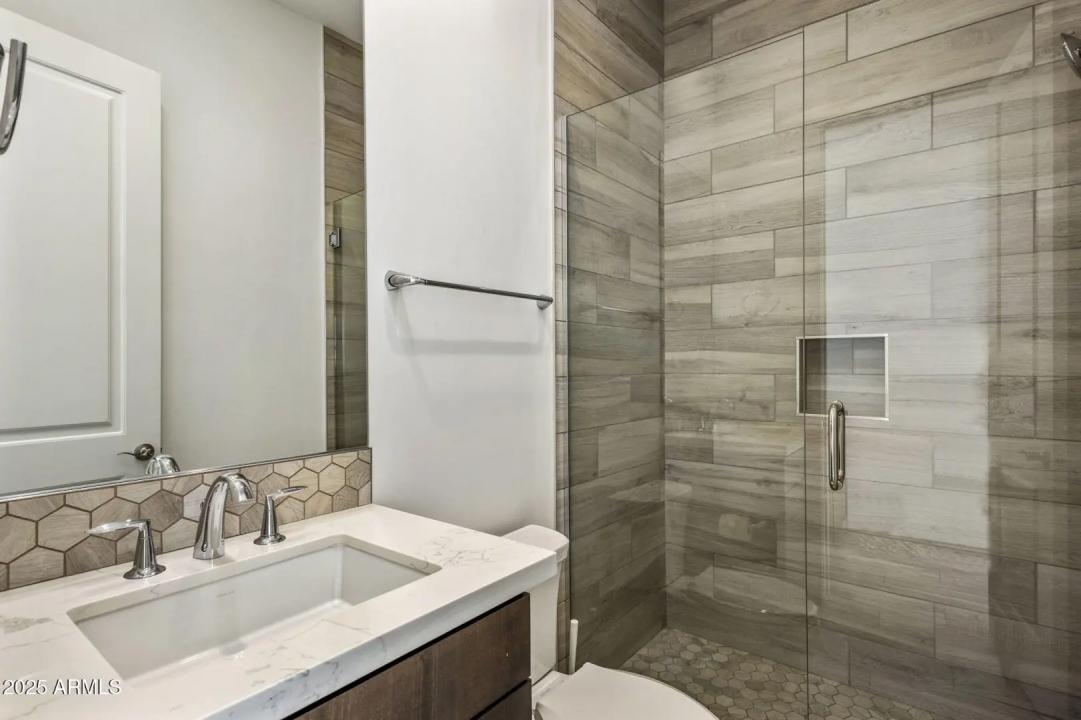 Real Estate Picture 33