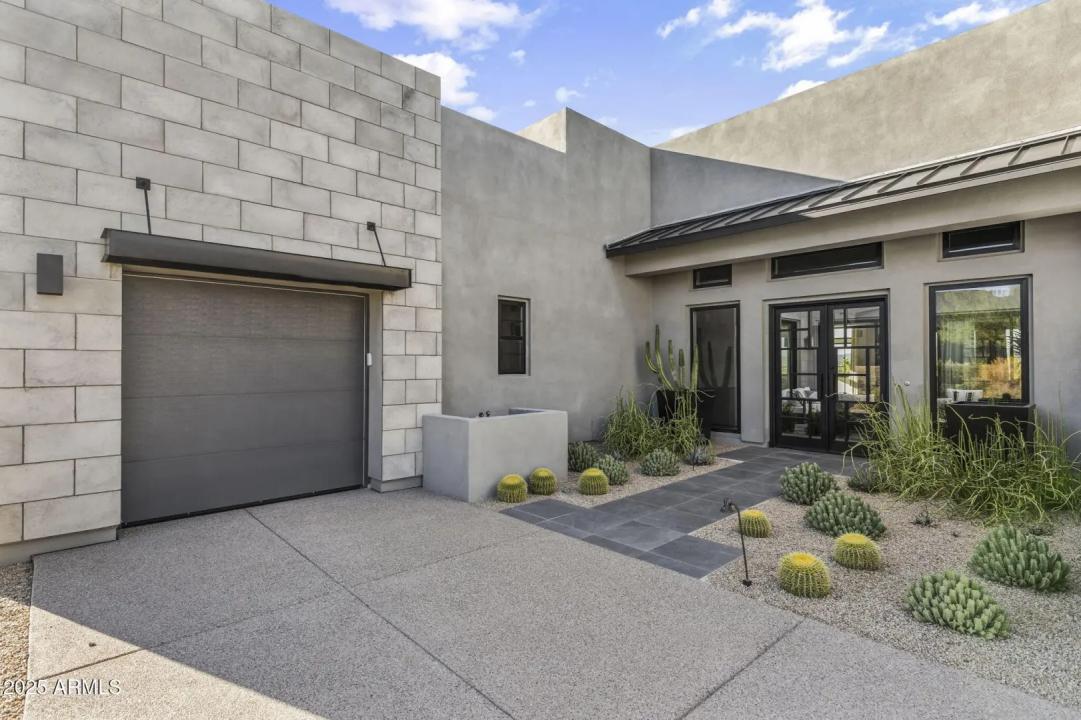 Real Estate Picture 7